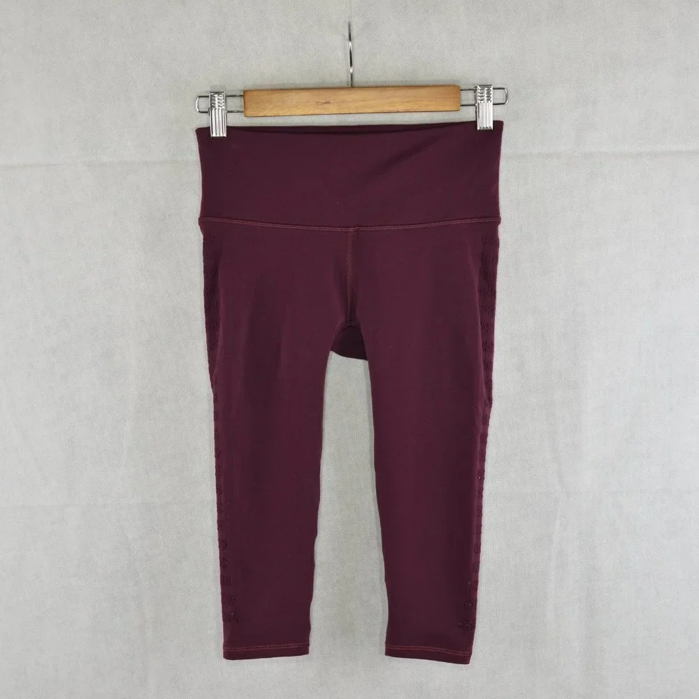 lululemon Reveal Crops *Stripes Size 6 in Dark Adobe